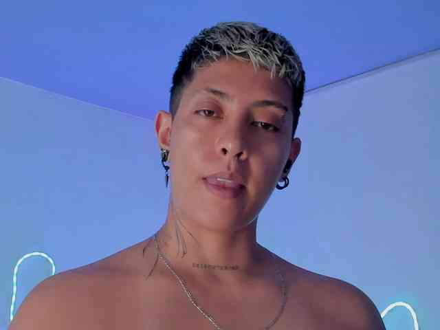 Aleja1214 webcam