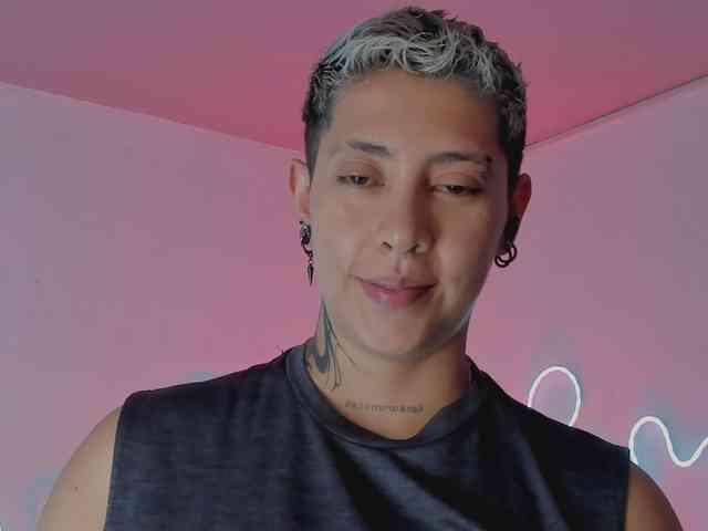 Aleja1214 webcam