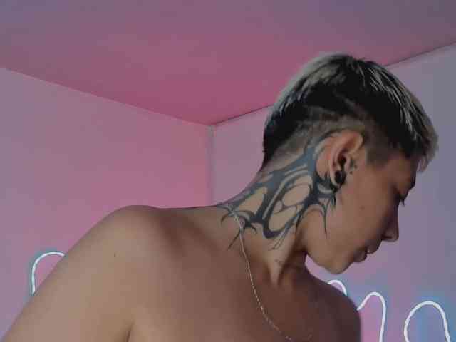 Aleja1214 webcam
