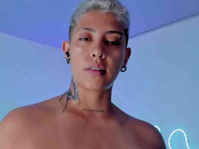 Aleja1214 webcam