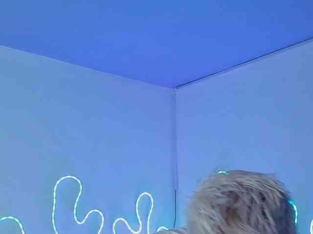 Aleja1214 webcam