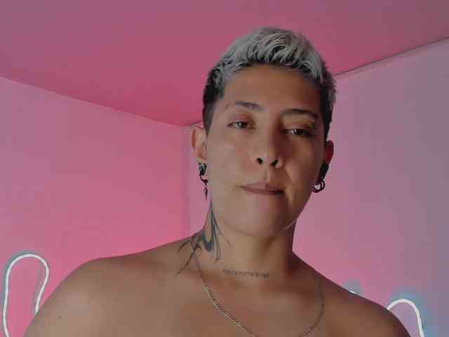 Aleja1214 webcam