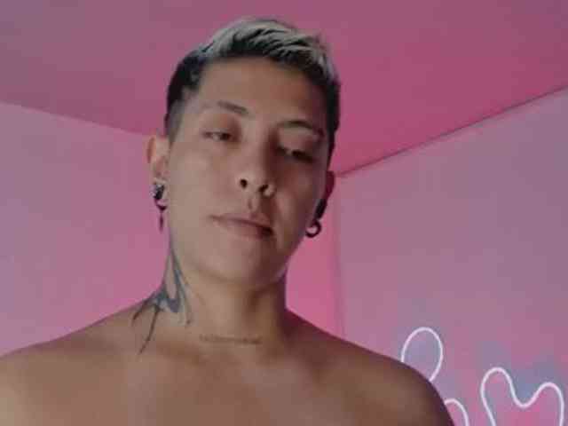 Aleja1214 webcam