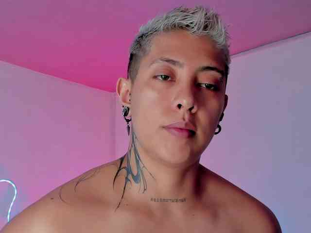 Aleja1214 webcam