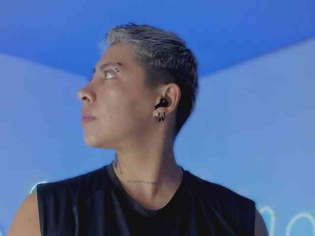 Aleja1214 webcam
