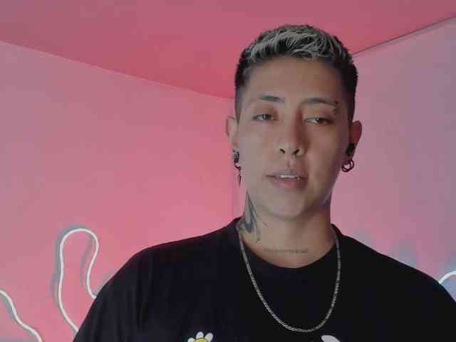 Aleja1214 webcam