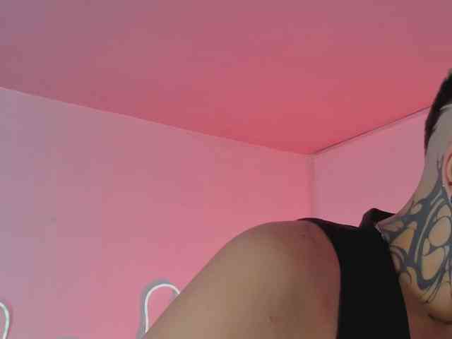 Aleja1214 webcam