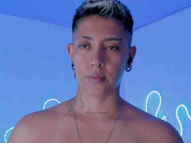 Aleja1214 webcam