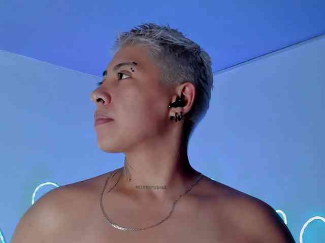 Aleja1214 webcam