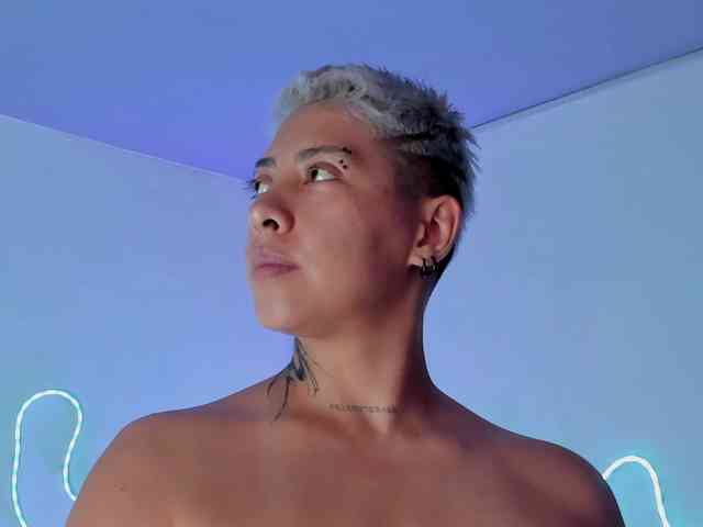 Aleja1214 webcam