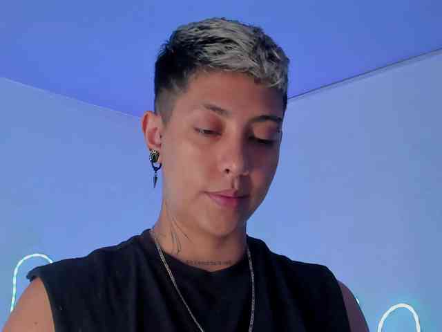Aleja1214 webcam
