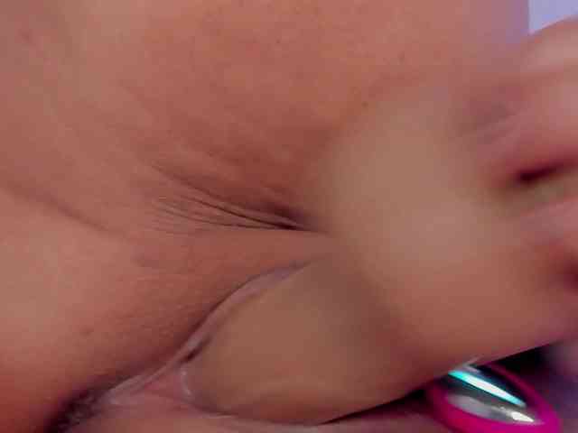 Aleja1214 webcam