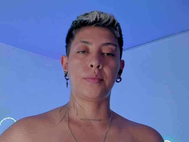 Aleja1214 webcam