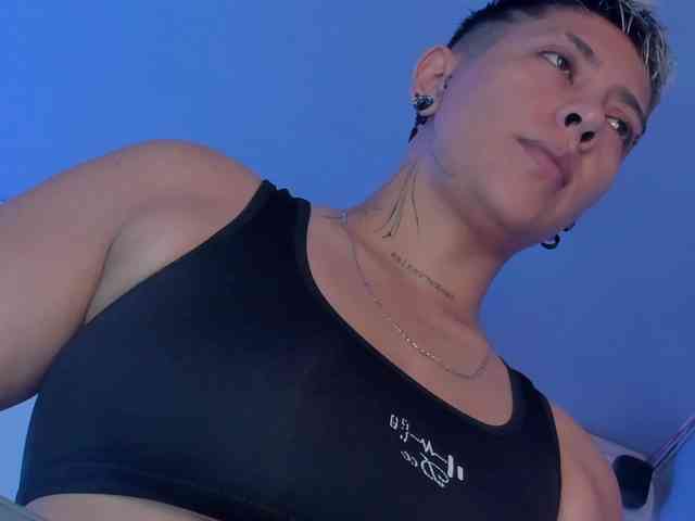 Aleja1214 webcam