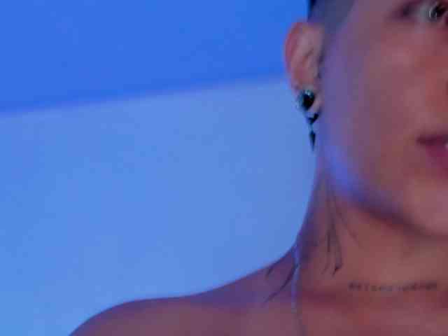 Aleja1214 webcam