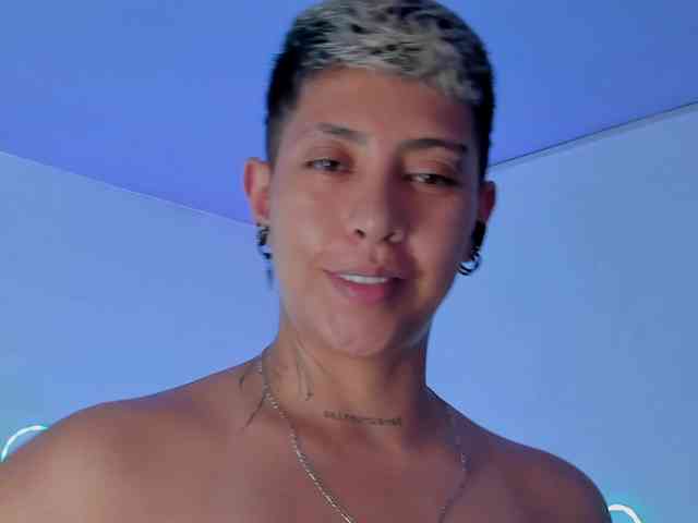 Aleja1214 webcam