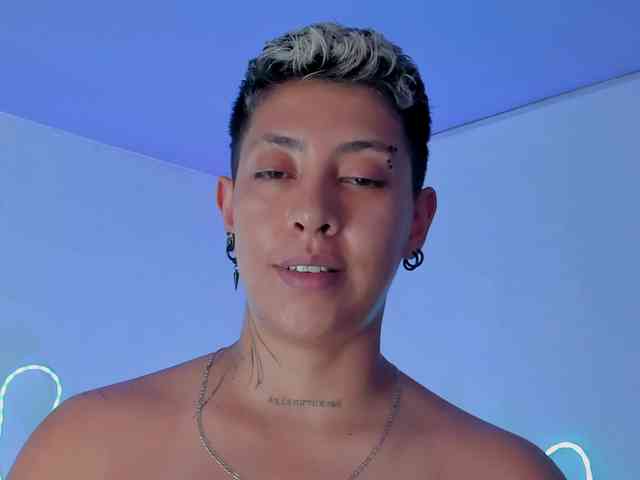 Aleja1214 webcam