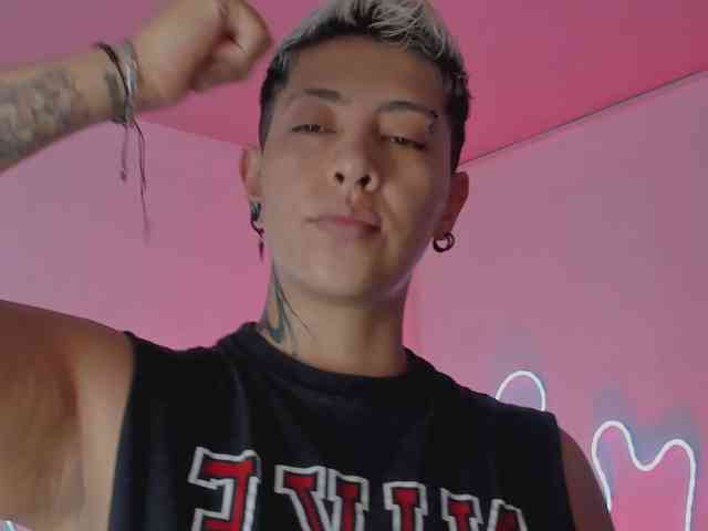 Aleja1214 webcam