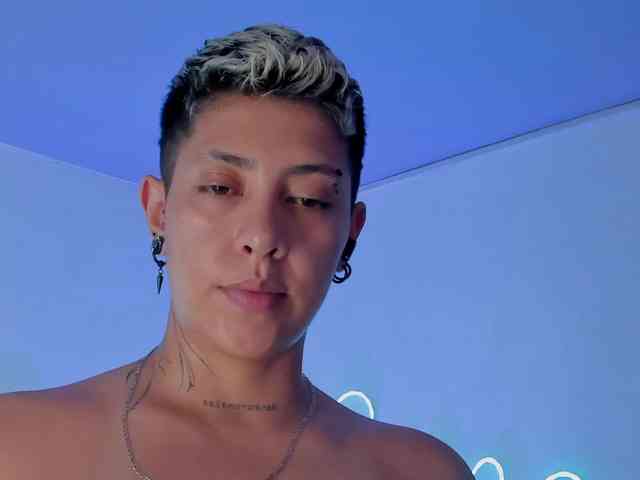 Aleja1214 webcam