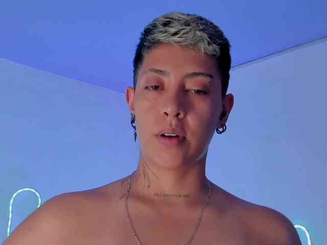 Aleja1214 webcam