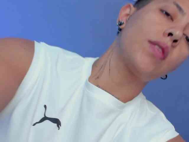 Aleja1214 webcam