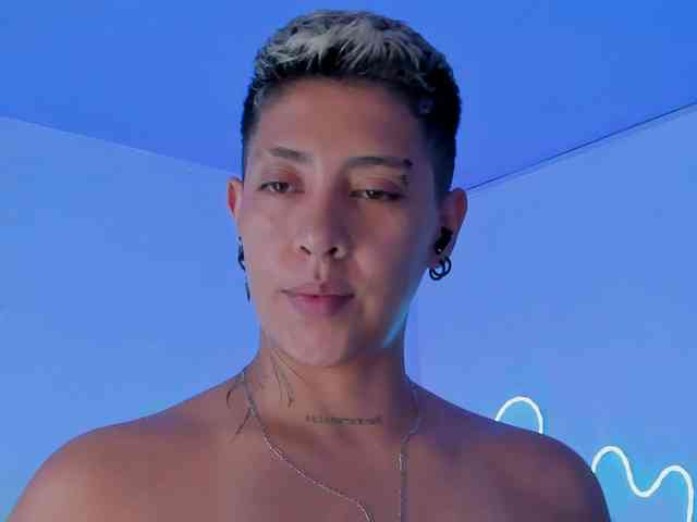Aleja1214 webcam
