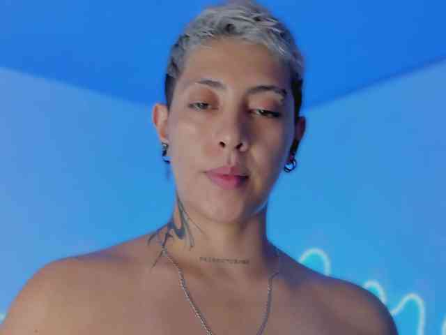 Aleja1214 webcam