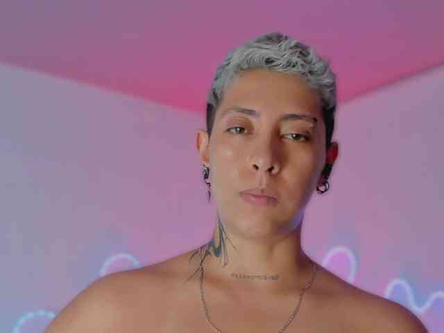 Aleja1214 webcam