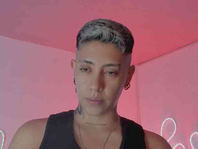 Aleja1214 webcam