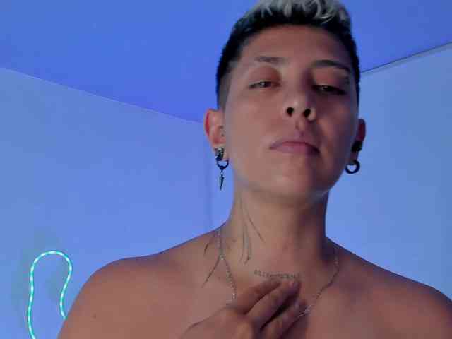 Aleja1214 webcam