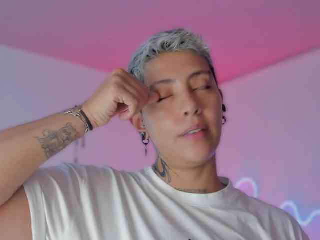 Aleja1214 webcam