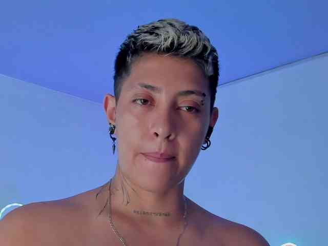 Aleja1214 webcam