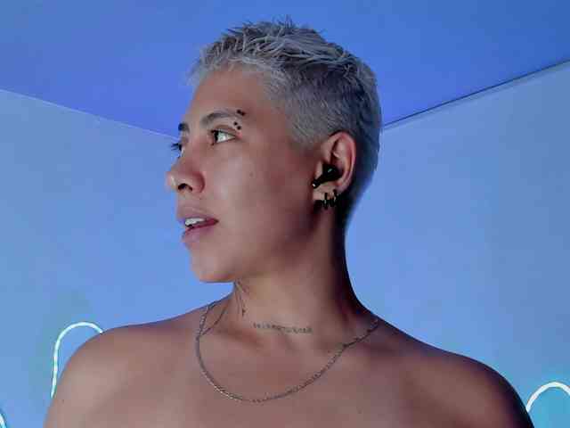 Aleja1214 webcam