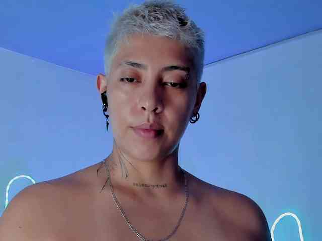 Aleja1214 webcam