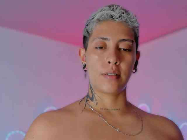 Aleja1214 webcam