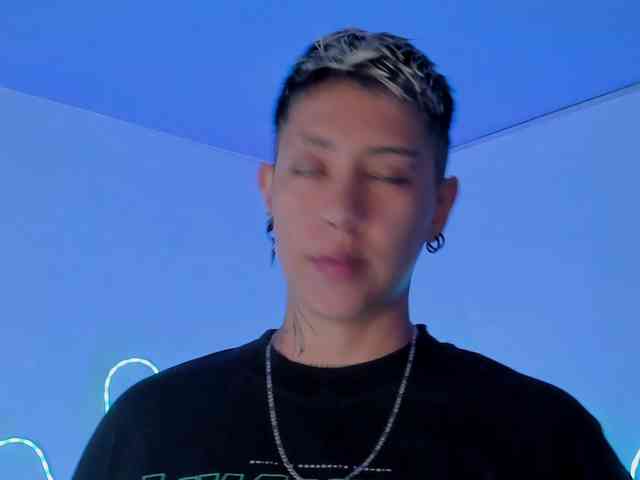Aleja1214 webcam