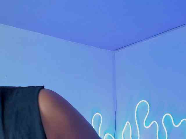 Aleja1214 webcam