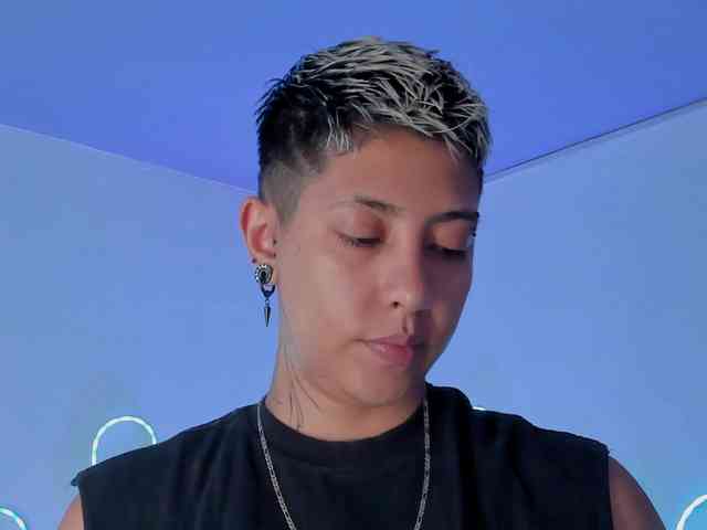 Aleja1214 webcam