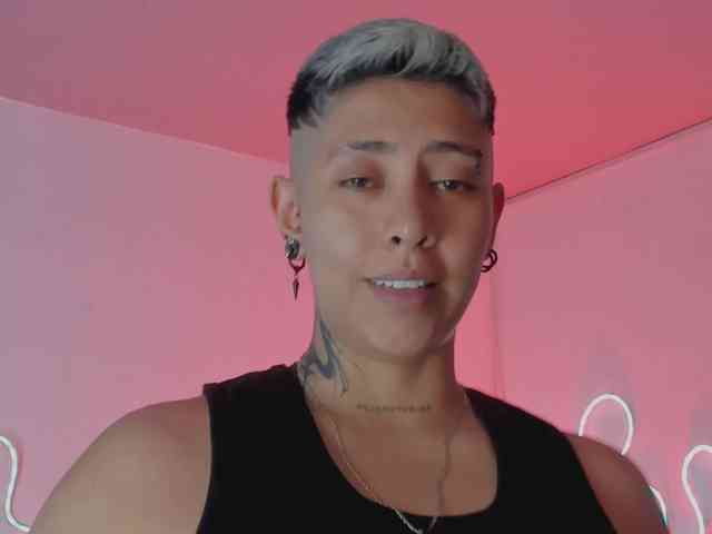Aleja1214 webcam