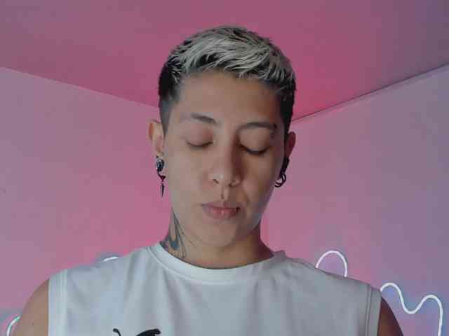 Aleja1214 webcam