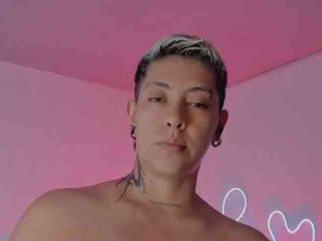 Aleja1214 webcam