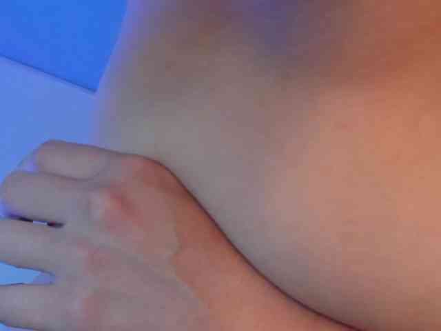 Aleja1214 webcam