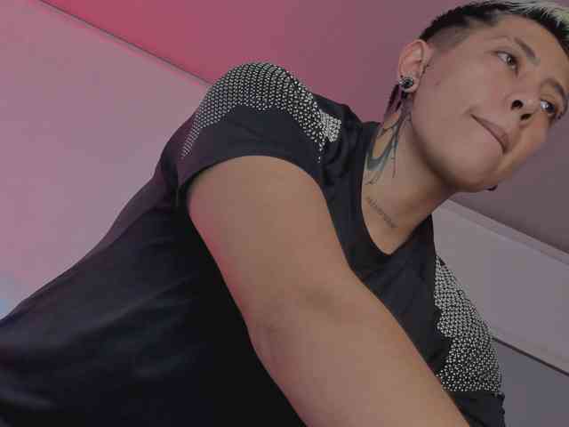 Aleja1214 webcam