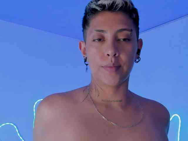 Aleja1214 webcam