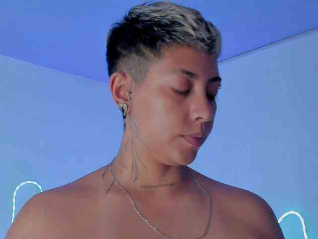 Aleja1214 webcam