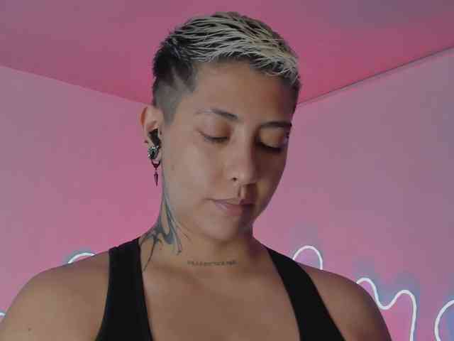 Aleja1214 webcam