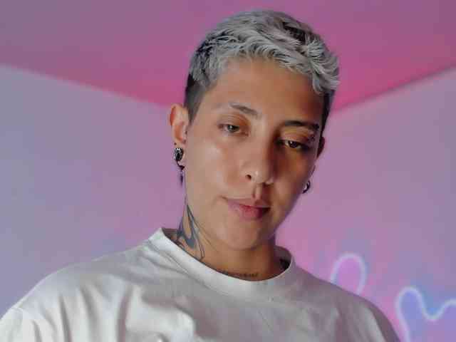 Aleja1214 webcam