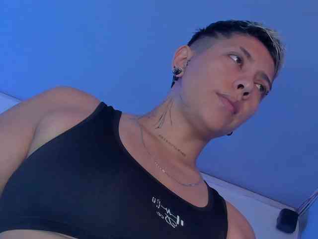 Aleja1214 webcam