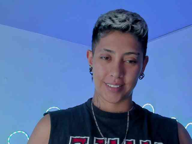 Aleja1214 webcam
