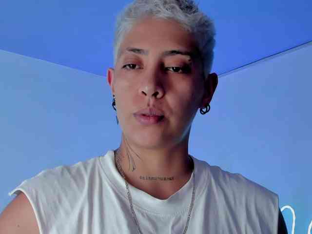 Aleja1214 webcam